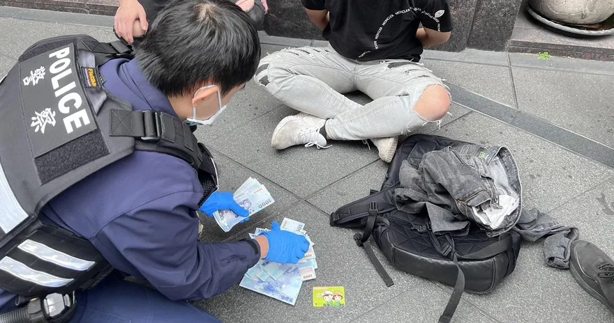 559萬差點被領走！板橋警逮假公文詐騙車手　扣提款卡及時保住7旬公嬤老本