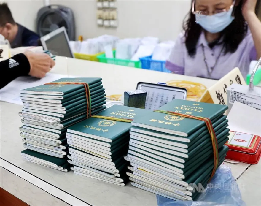 辦護照省時解方來了！下周網路預約換地點　「第2收件場所」曝光