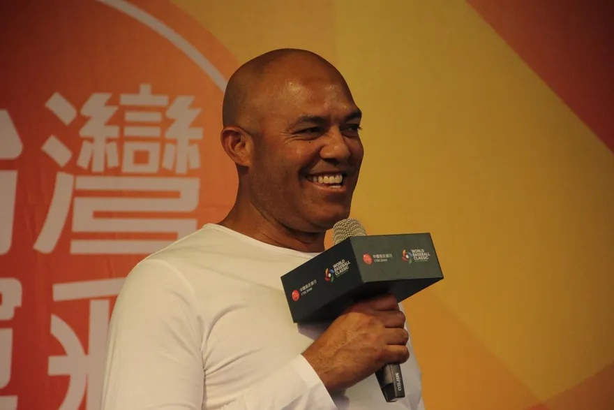 WBC棒球經典賽/全場第一個跟李維拉接觸！台中球迷「緊張到語塞」…現在讓你補說