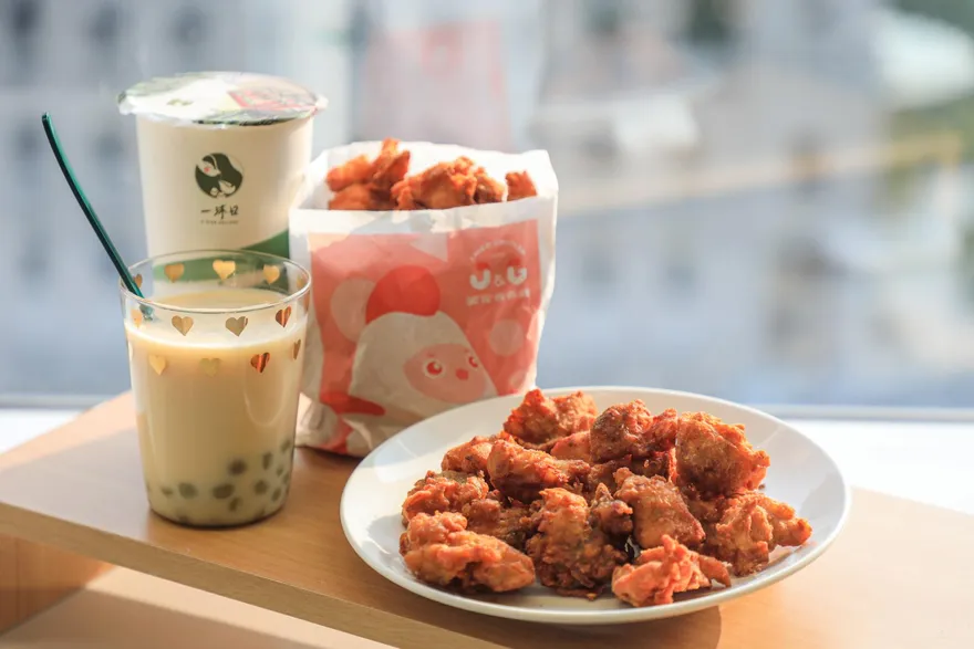 WBC棒球經典賽/比賽配點心！台中市長盧秀燕請他吃在地好料「鹹酥雞+珍奶」