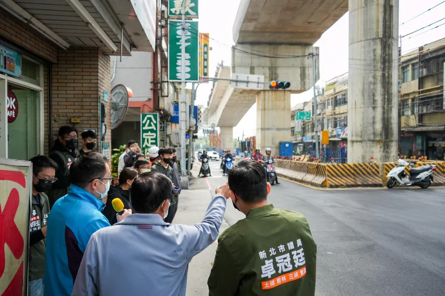 捷運三鶯線成在地人夢魘！「交通事故頻傳」施工單位承諾：三階段改善
