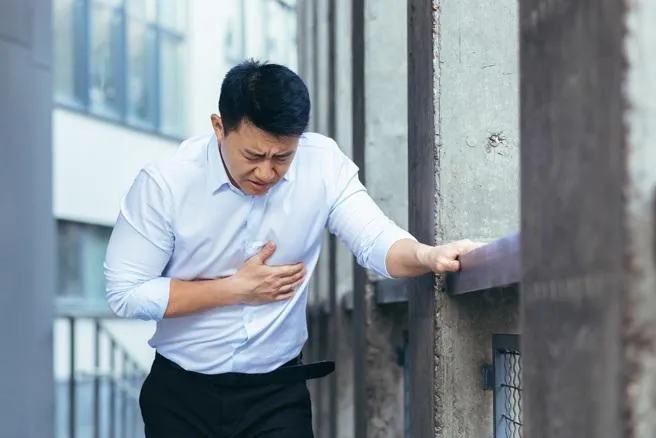 40歲移工意識不清診出「急性呼吸窘迫」！「超人式俯臥通氣」挽回一命