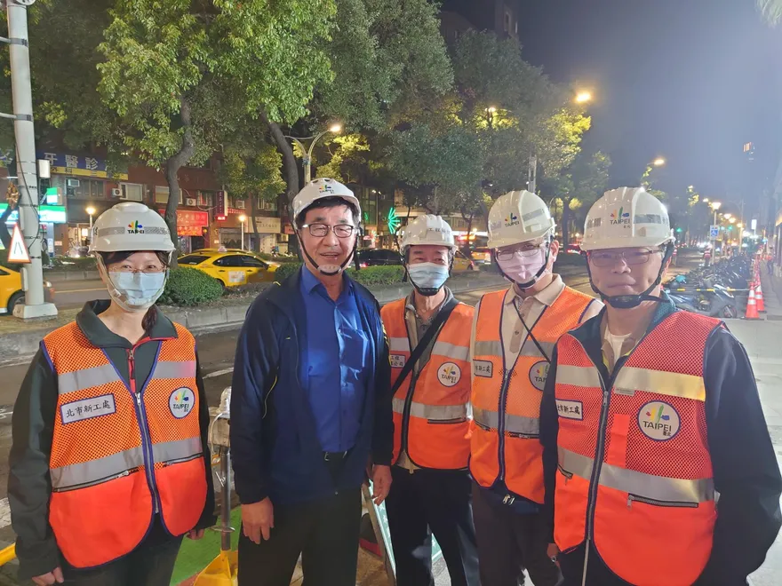 李四川貼北市道路標線更新照　網友看完秒暴動喊2字