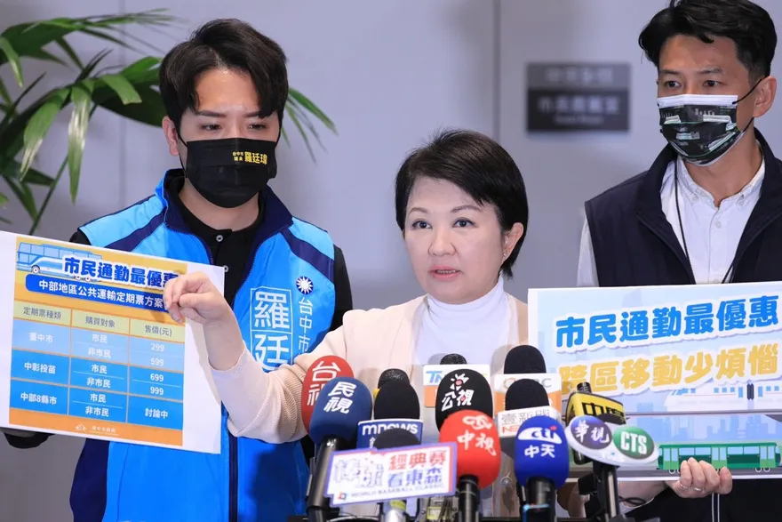 盧秀燕推動「全台最強方案」 綠委踢館反遭在地人神打臉