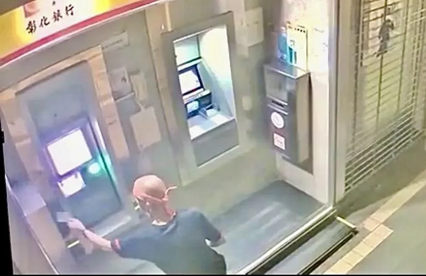 撿到皮夾起貪念拿光現金　慣竊頭巾男特徵露餡遭逮