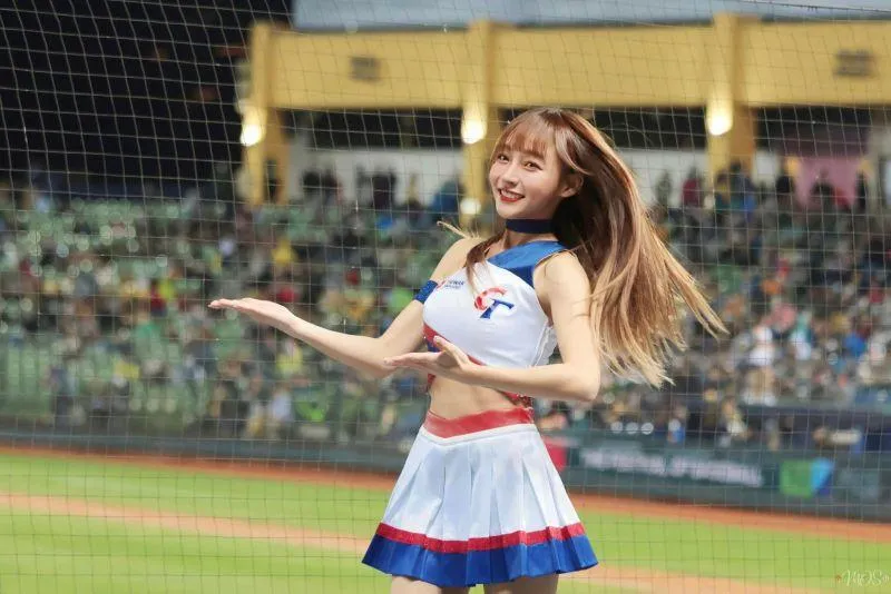 WBC棒球經典賽/林襄坐台下經典崩潰美曝光！網友笑稱「被古巴打到瘋癲的球迷」