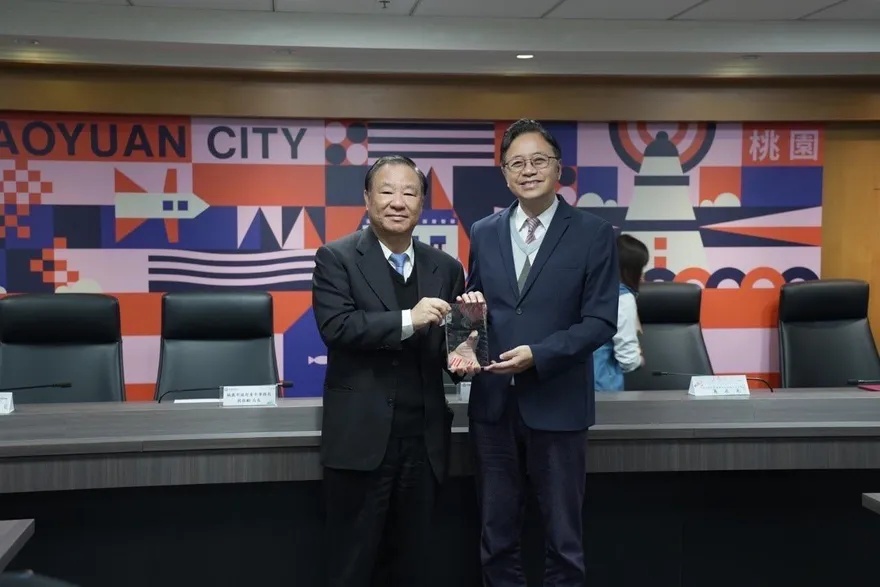 救國團拜會桃園市府　張善政曝39年前與侯友宜同獲青年獎章