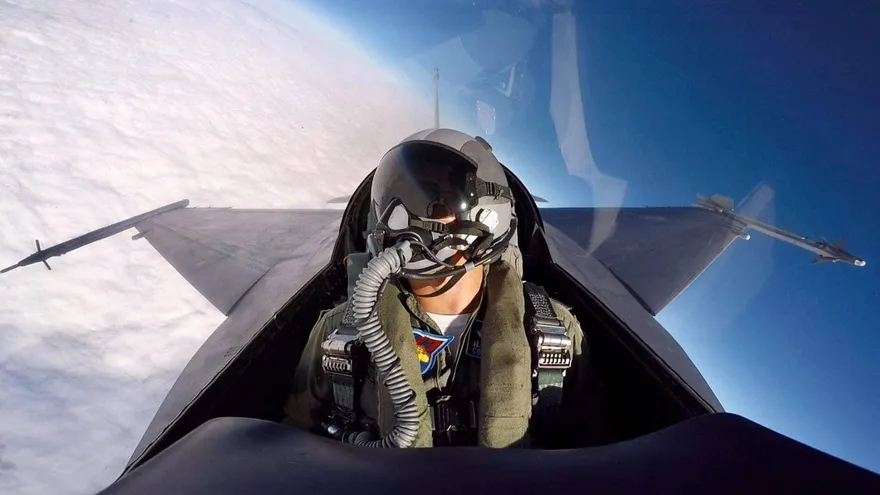 飛行英姿曝光！彰化罹難輕航機教練飛官退役　曾任F-16戰機分隊長