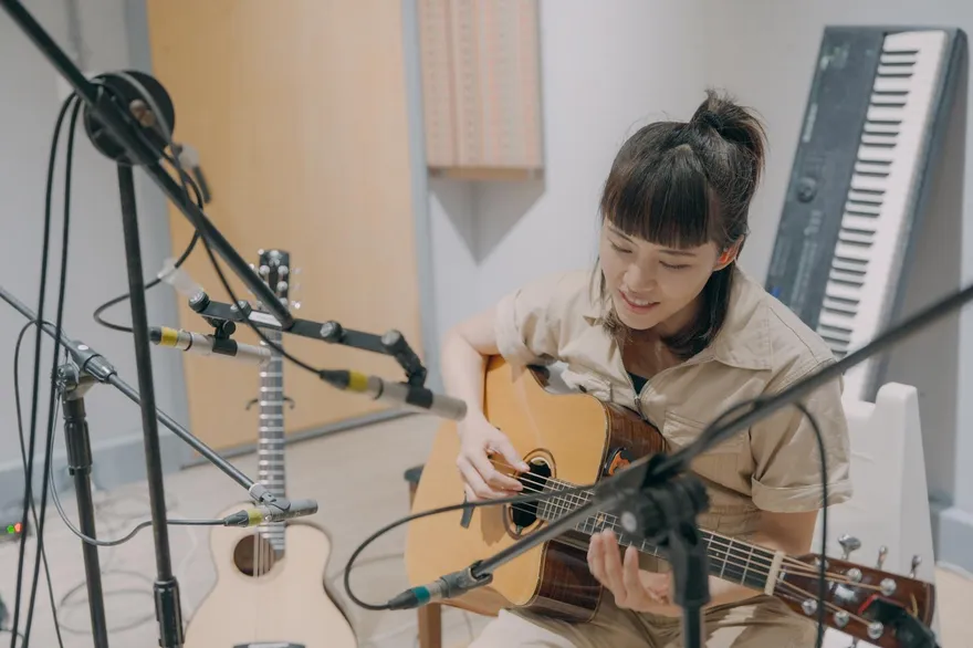 無預警「消失鏡頭前」驚傳意外！吳汶芳溜滑板狠摔　無奈喊：不信命運