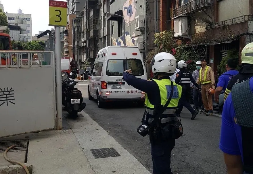 快訊/北市工地意外鋼樑掉落！30歲工人摔死　市府要求立即停工