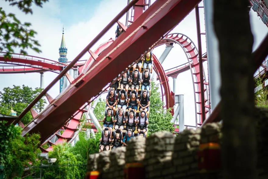 驚！少女多次在90公尺高空「短暫昏迷」！翻白眼吐舌嚇壞身旁好友