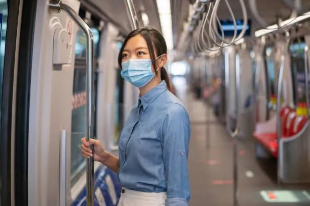 快訊/防疫再鬆綁！4/10起住院及陪病「免篩檢」　「大眾運輸脫口罩」清明連假後宣布