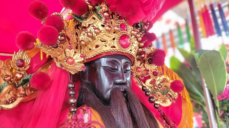 台南7旬翁遭撞亡！城隍大駕夜巡「奔車禍現場」路祭　引群眾圍觀