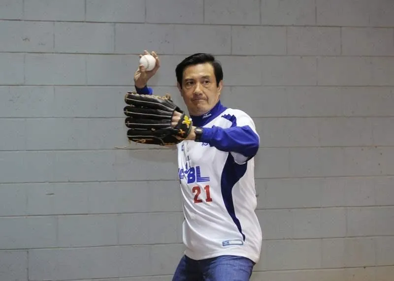 蔡政府漲電價找「他」救援　藥師4字點破真相