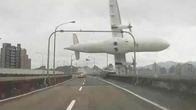 復航倖存空姐曝墜機前10秒「機艙異常安靜」　原因令她至今頭皮發麻！