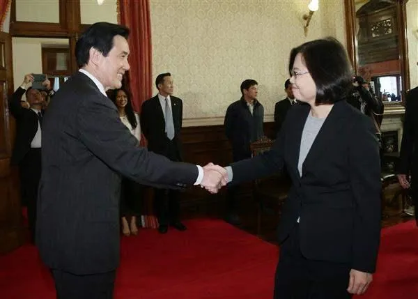 台美關係堅若磐石？蔡英文過境美這樣待遇　郭正亮酸：被當盤子