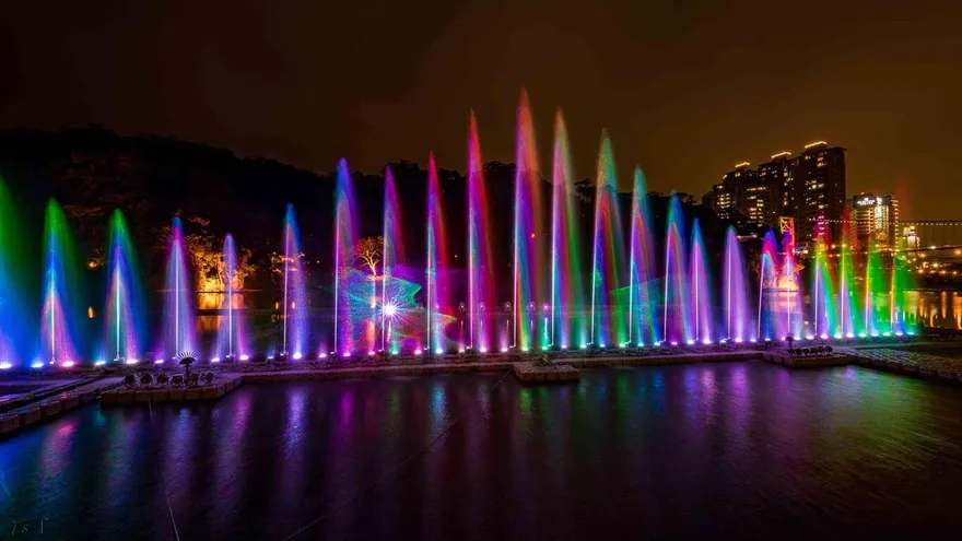 新北「碧潭水舞」登場！活動日程表曝光：吃喝玩樂一次滿足