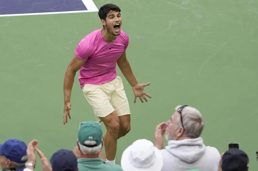 影/笑納印地安泉男網冠軍　19歲小蠻牛重回球王寶座