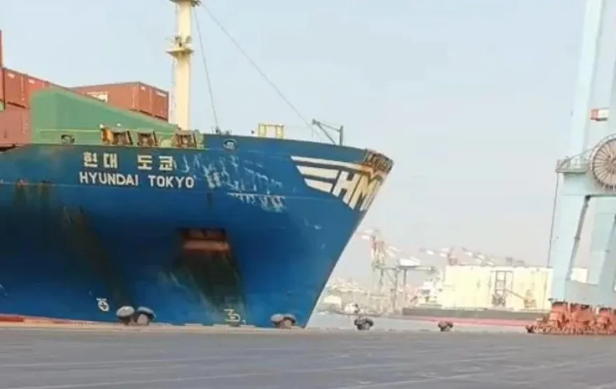 7萬噸貨櫃直撞高雄港！引水人5個月內連3撞都喝酒　航港局：上崗前需酒測