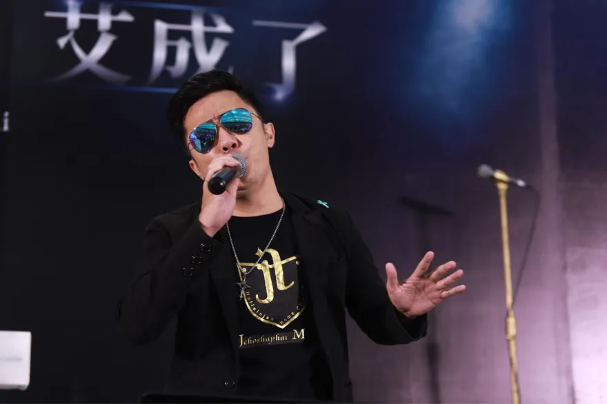 艾成親弟猝逝「王瞳看PO文才知道」！發文悼「撕心裂肺」勾起對艾成思念