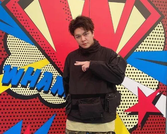 賀一航兒爆戀愛ing！女友是「初代黑澀會美眉」　甜曝相識過程：明年娶回家