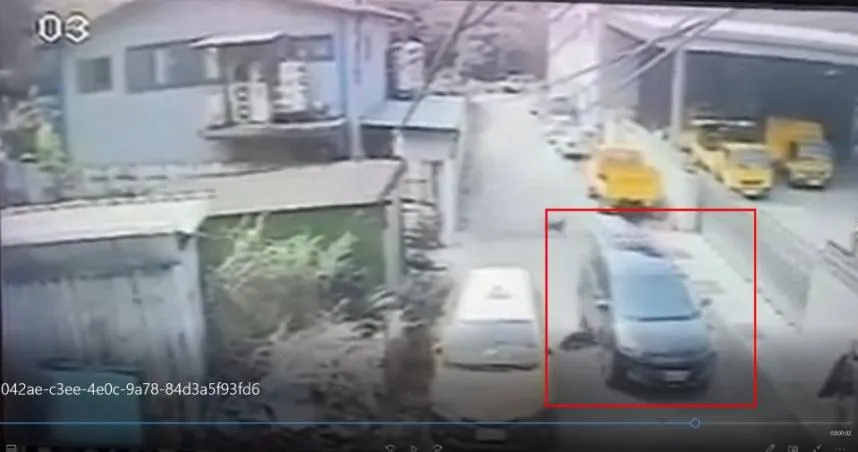 人神共憤！基隆休旅車「狠輾流浪狗」　冷血嗆1句話惹眾怒