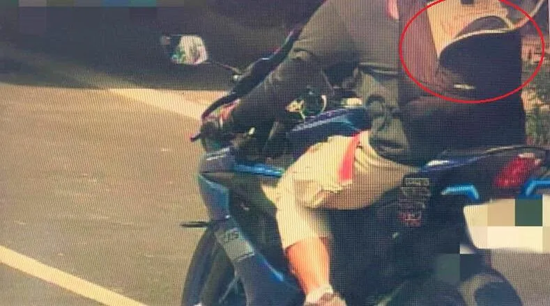 他忘拉背包拉鍊、買重機的「41萬狂噴」！　幸遇白衣天使解圍