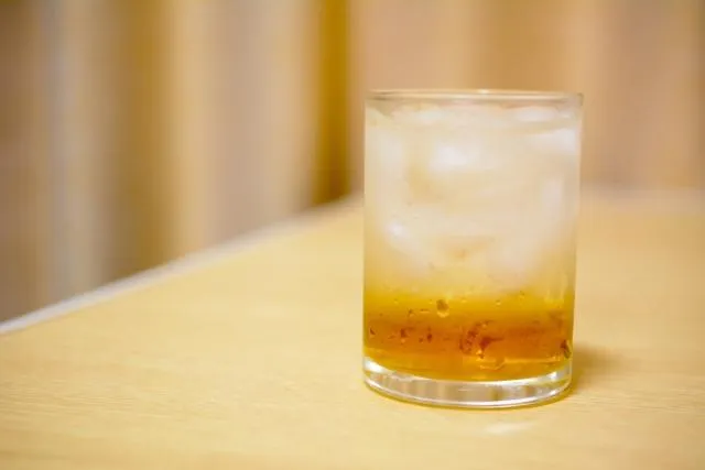 從國中就開始每天喝3瓶啤酒...男子連喝30年突暴瘦10公斤 就醫驚見體內藏「20公分腫瘤」！