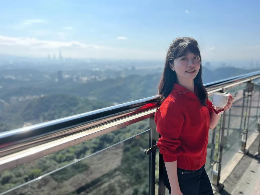 高嘉瑜成「人體模特兒」！PO一張照網歪樓喊：放開女神的腳