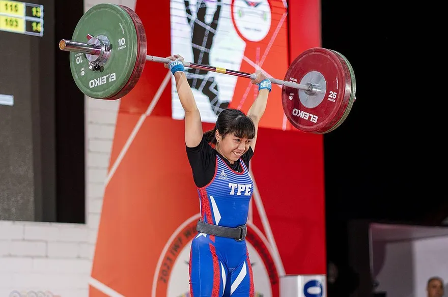 影/舉重清寒3姊妹！潘幸甄逆轉人生　青少年世錦賽掃3金