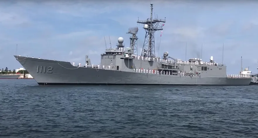 派里級巡防艦銘傳號首傳人員落海　自行游泳上岸