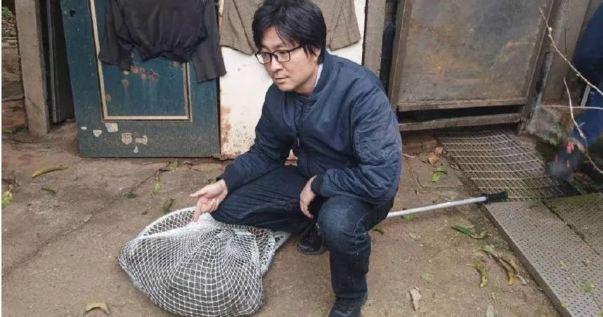 快訊/圍捕狒狒燦笑擺拍！桃市農業局專委盧紀燁請辭獲准　局長陳冠義自請處分
