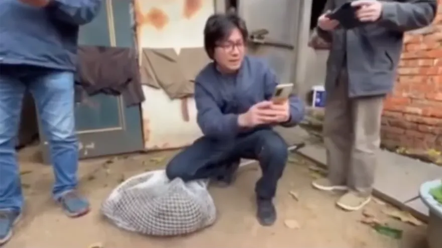 狒狒重傷「先擺拍給女兒看」引眾怒！農業局專委盧紀燁神隱一日吐心聲