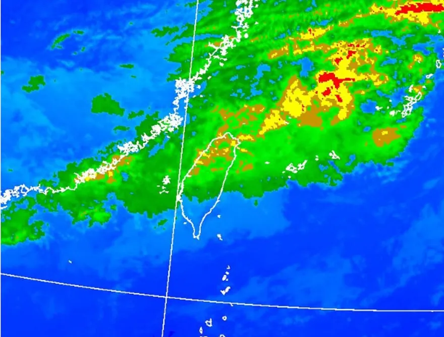 清明連假雨綿綿！鄭明典：雨帶幾乎不動！像台灣掛彩帶　估降雨到下午