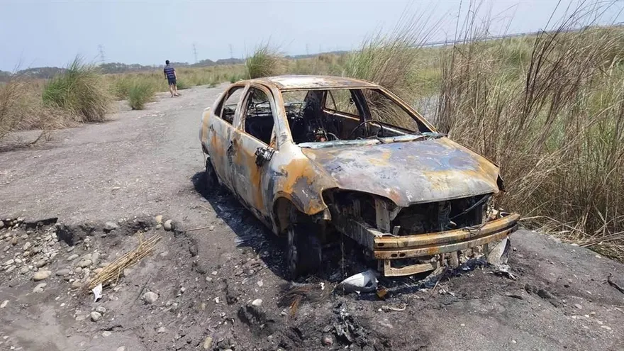 彰化溪州大橋下火燒車　警消滅火驚見「駕駛淪焦屍」