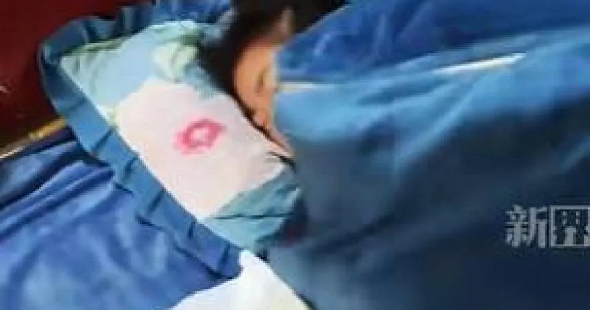 女兒房間整夜傳蛙叫聲　媽媽掀開棉被瞬間臉垮…網驚：連床都不想要了