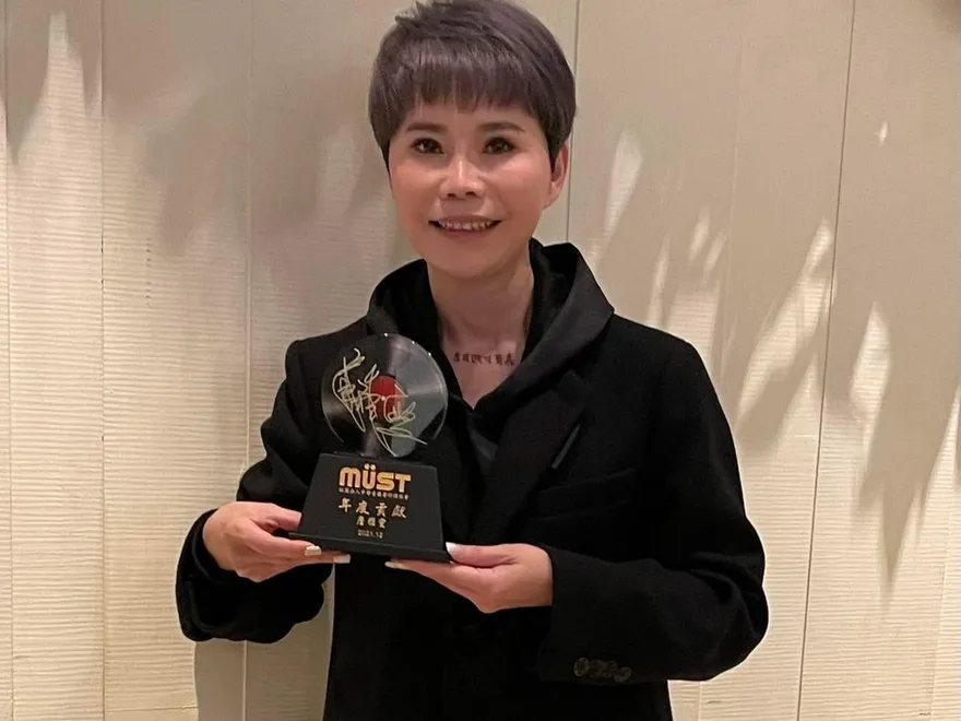 詹雅雯將3度開腦　背後「血痕」曝光！粉絲全嚇壞