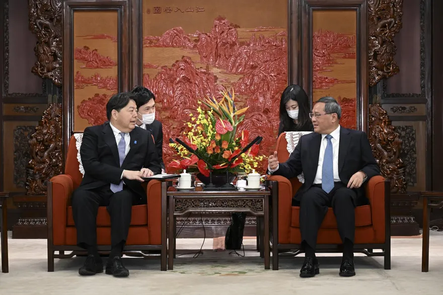 李強會日本外相林芳正　籲雙方「相向而行」建立新時代中日關係