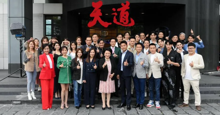 孫德榮轟新人拍照站C位！本土劇一哥「站第3排」吐出道20年心聲