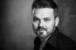 快訊/「傳奇天團」成員驚傳逝世！死因不明享年46歲　官方證實了