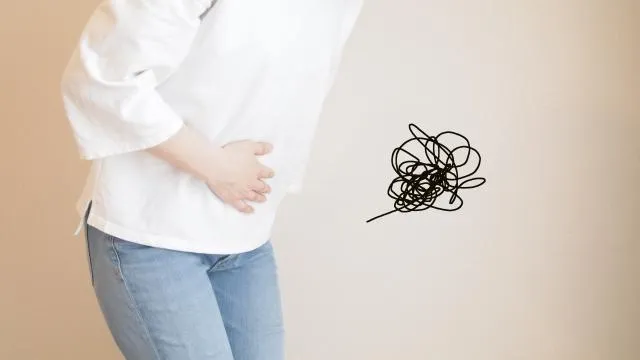 「4狀況」趕快掛泌尿科！醫曝「尿液混濁」恐膀胱結石惹禍