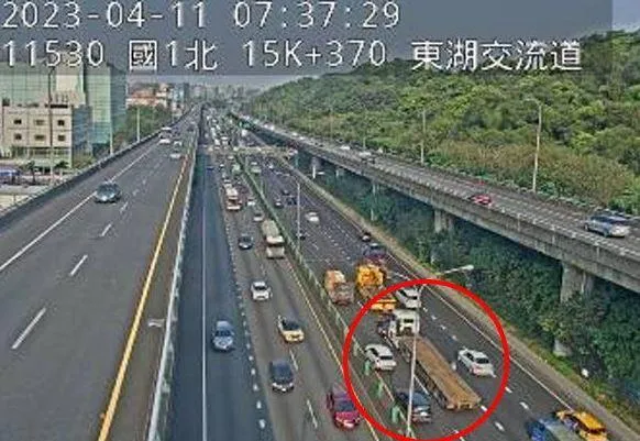 快訊/國1事故！2車失控追撞　「僅剩10km」上班時間紫爆
