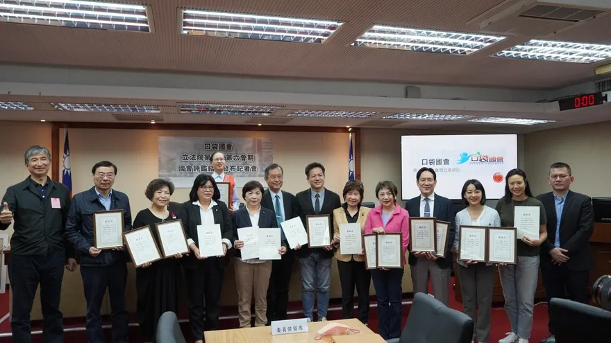 口袋國會選出13名優秀立委　這3人獲評5顆星表現最佳