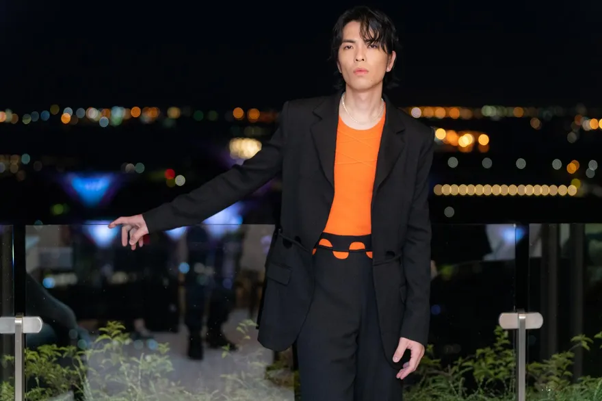 新加坡2年狂開5間手搖飲！蕭敬騰化身店長與粉絲互動　再宣布重磅好消息