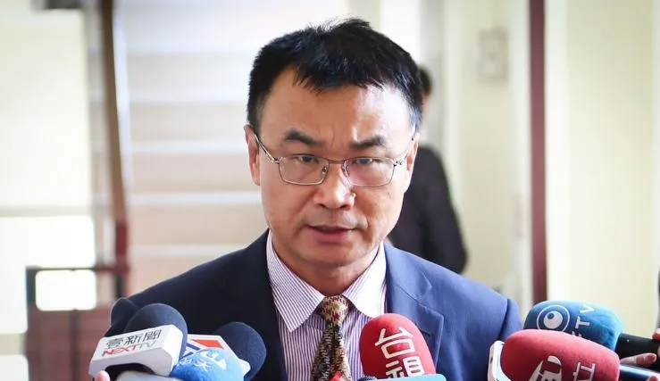 陳吉仲因蛋荒對院長感到抱歉　網友：對人民不會不好意思嗎？