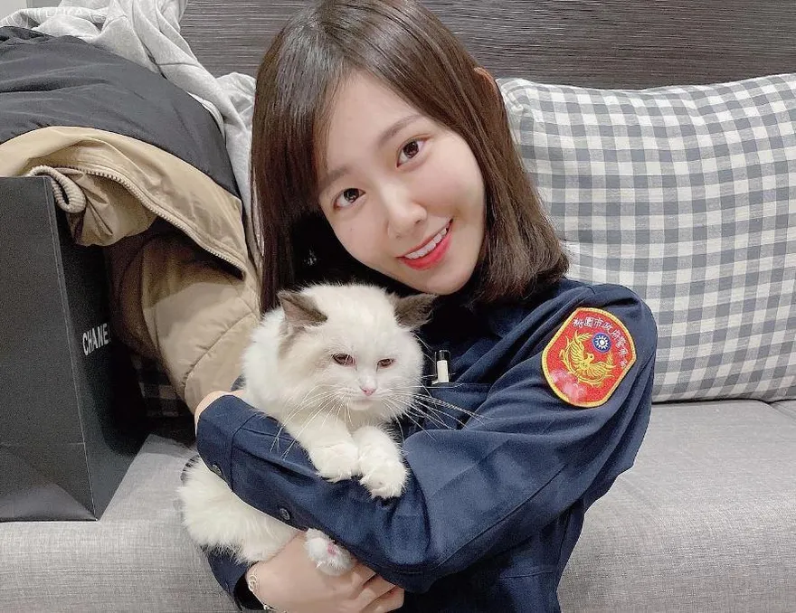 「最美警花」不幹了！無預警卸3年波麗士服　下一步動向曝光了