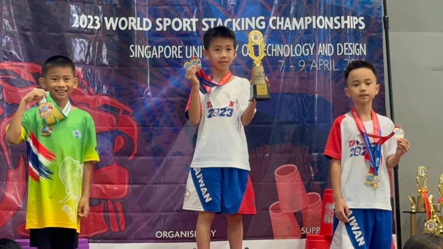 影/疊杯「5金神童」風光歸國　世錦賽「火眼快手」破2項世界紀錄