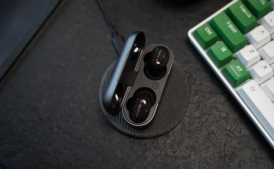 用「降噪耳機」聽音樂　聽力就不會受損了嗎？