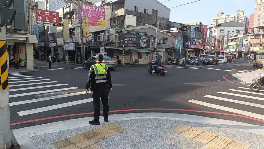 翻轉行人地獄！台中警「挺行人」強力執法28天開超過9000件