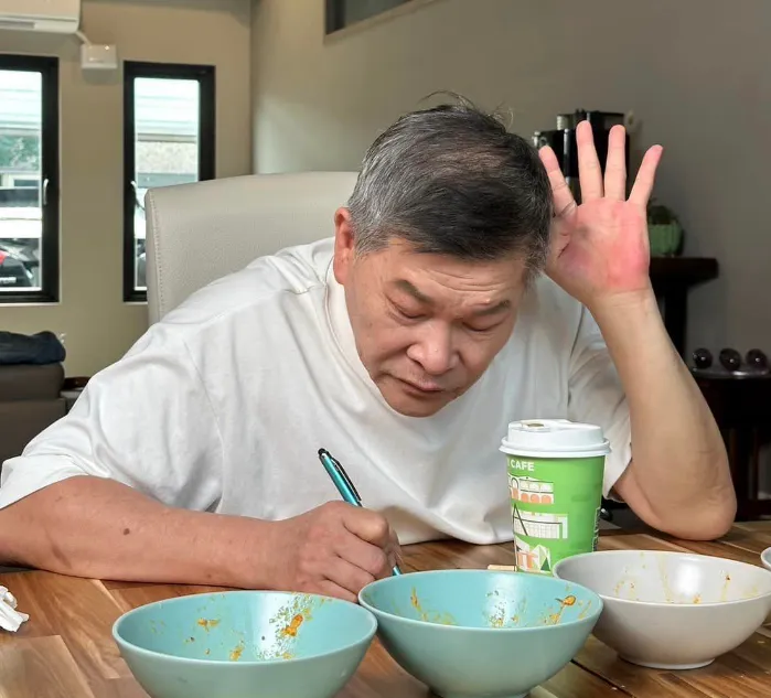 澎恰恰欠6千萬爆「賣泡菜還債」！遭轟割韭菜吐心聲：不用同情我